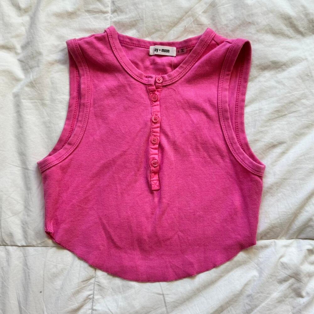 day + moon sz small Pink ribbed cropped tank‎ top summer basics